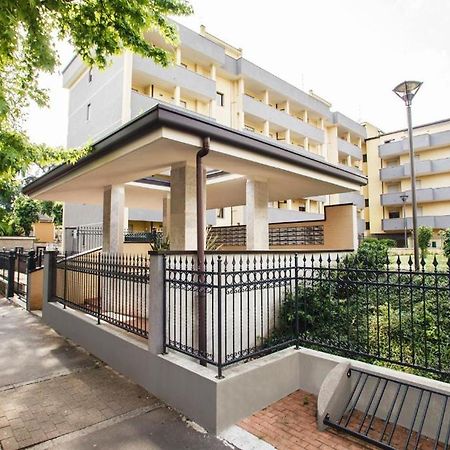 Hq Aparthotel Milano Inn - Smart Suites Cinisello Balsamo Eksteriør bilde